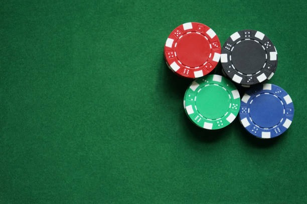 mineraltoto app dashboard showing live football matches and casino games